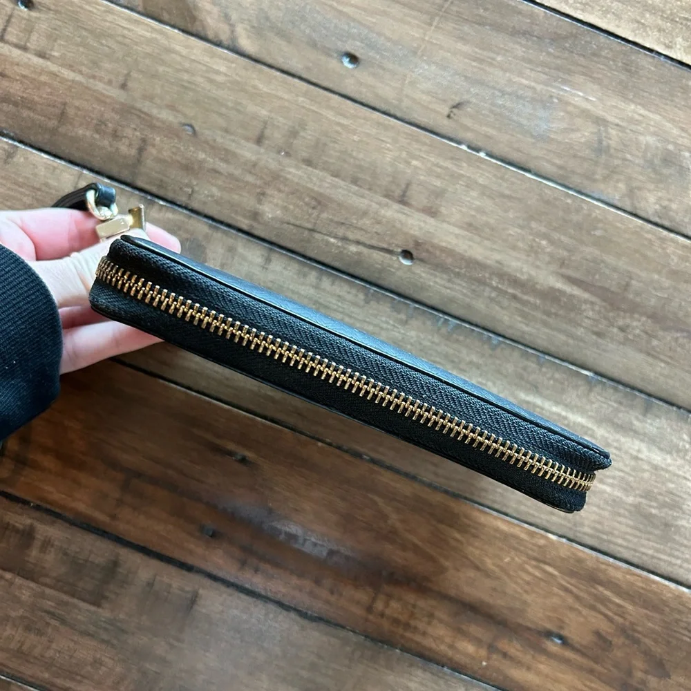 Tory Burch Embossed Marion Black Quilted Wallet Wristlet